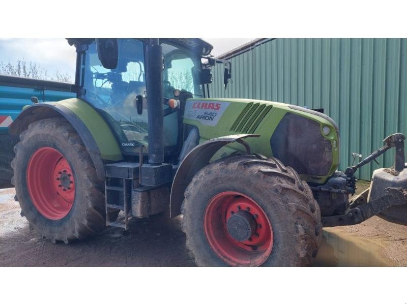 Traktor типа CLAAS ARION640, Gebrauchtmaschine в ANTIGNY