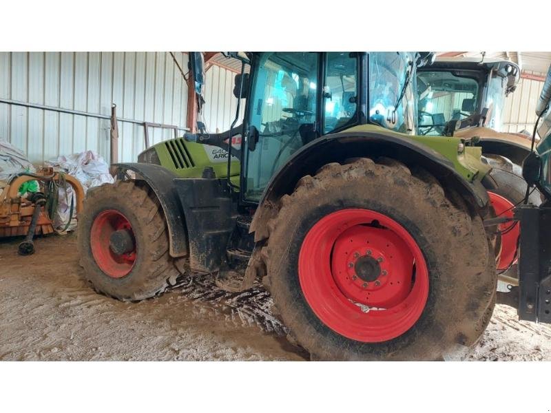 Traktor des Typs CLAAS ARION640, Gebrauchtmaschine in ANTIGNY (Bild 2)