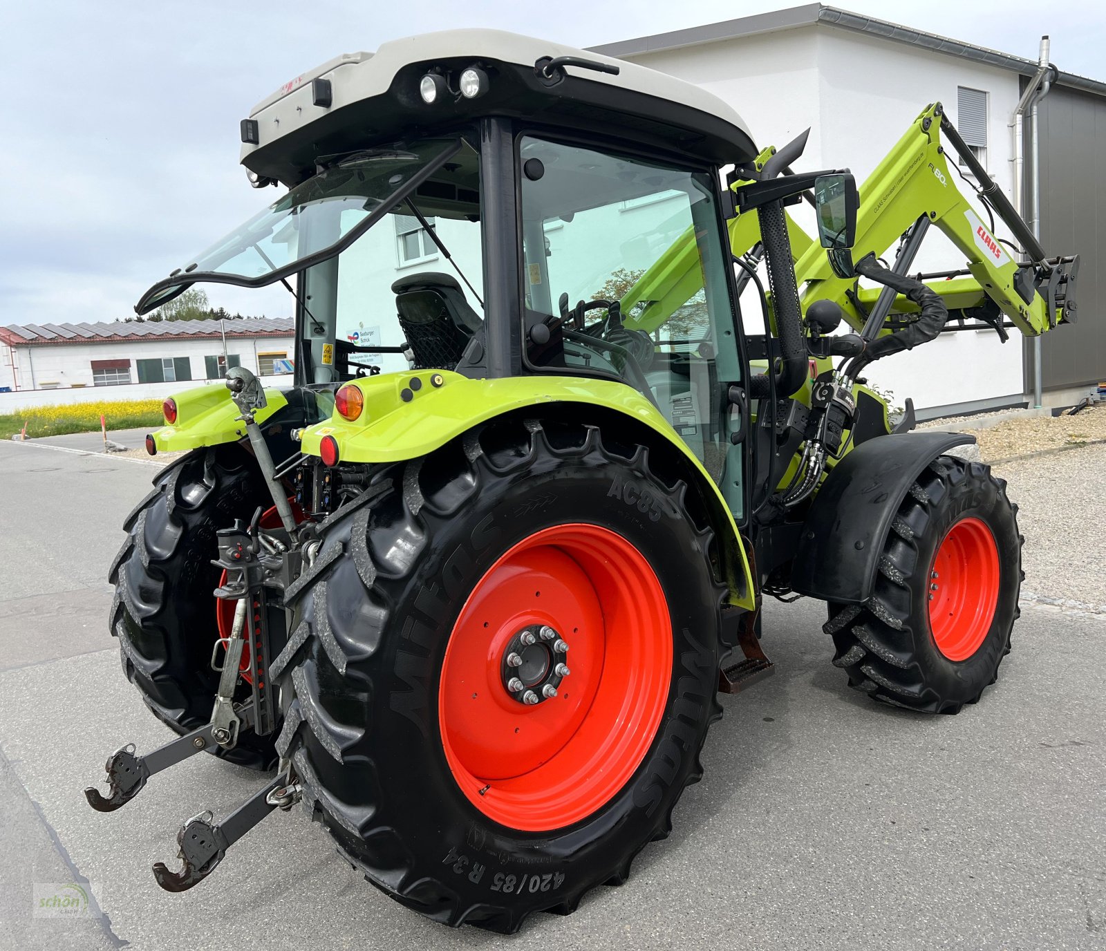 Traktor типа CLAAS Atos 330 mit gutem Frontlader, Power-Shuttle, Druckluft und Klima, Gebrauchtmaschine в Burgrieden (Фотография 10)