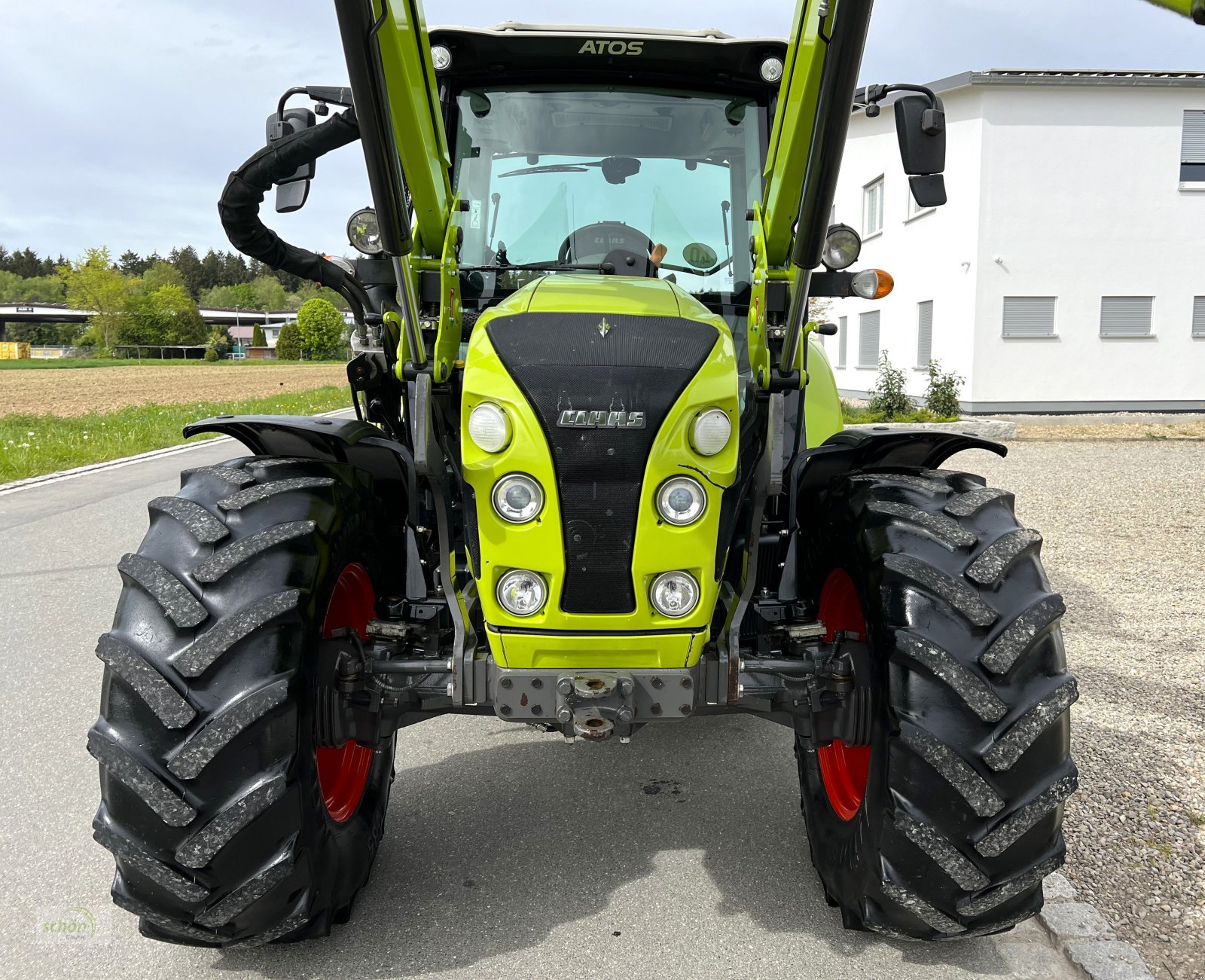 Traktor типа CLAAS Atos 330 mit gutem Frontlader, Power-Shuttle, Druckluft und Klima, Gebrauchtmaschine в Burgrieden (Фотография 16)