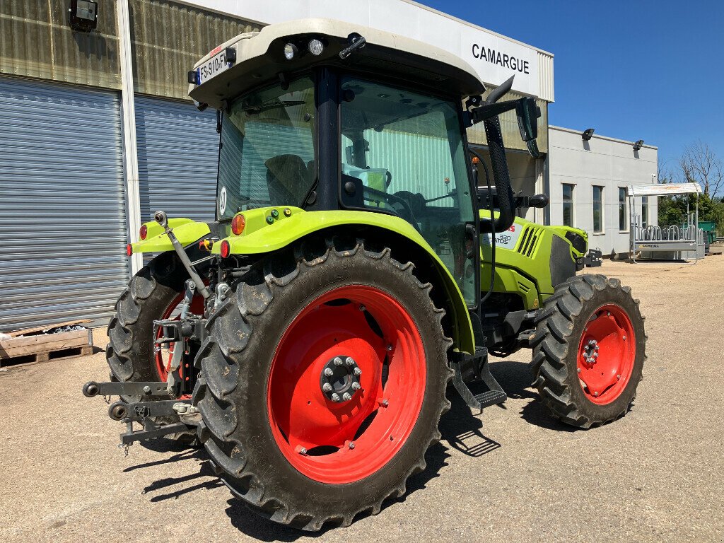 Traktor типа CLAAS ATOS 330 SUR MESURE, Gebrauchtmaschine в SAINT ANDIOL (Фотография 3)