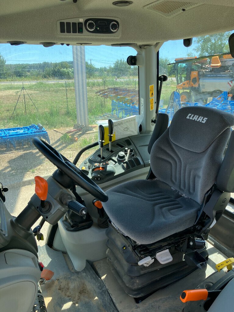 Traktor typu CLAAS ATOS 330 SUR MESURE, Gebrauchtmaschine w SAINT ANDIOL (Zdjęcie 7)