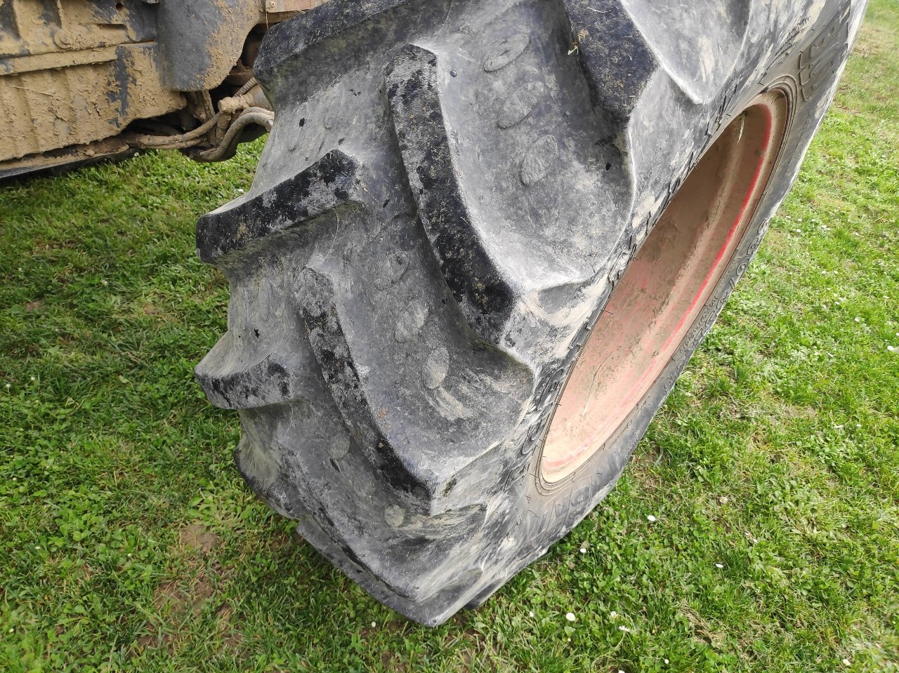 Traktor del tipo CLAAS ATOS 340, Gebrauchtmaschine In MORLHON LE HAUT (Immagine 8)