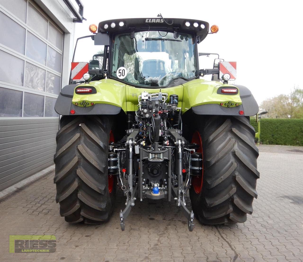 Traktor des Typs CLAAS AXION 800 CEBIS  HEXASHIFT, Neumaschine in Homberg (Ohm) - Maulbach (Bild 3)