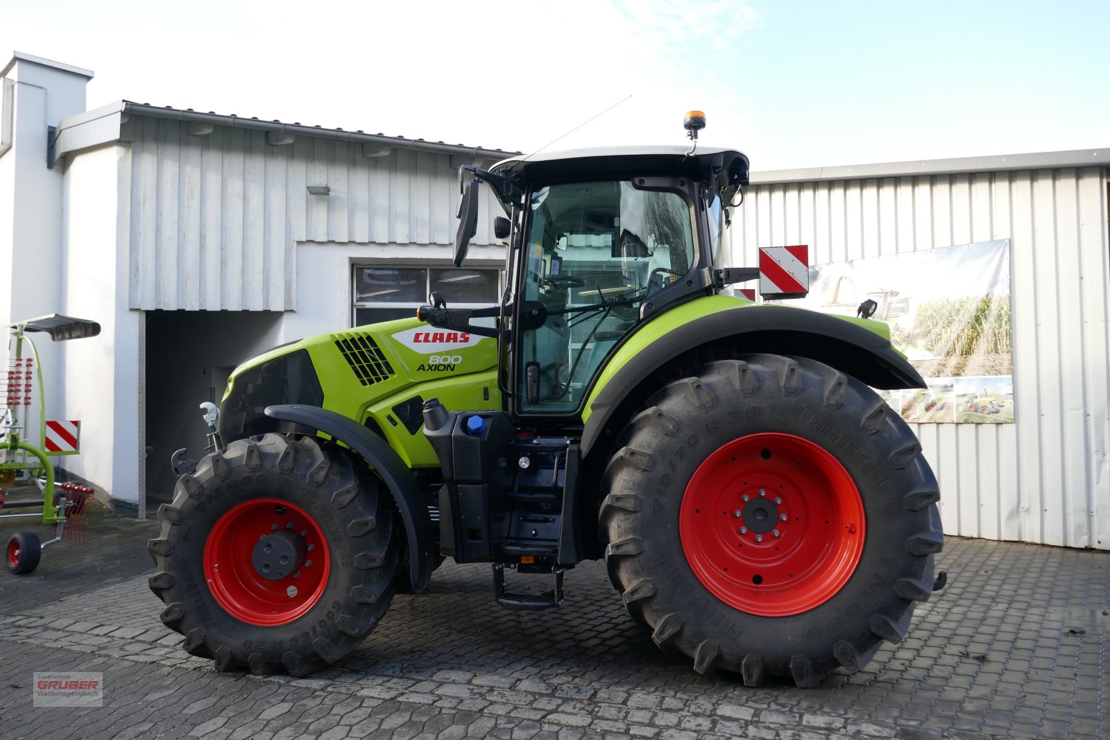 Traktor типа CLAAS AXION 800 CIS+, Gebrauchtmaschine в Dorfen (Фотография 1)