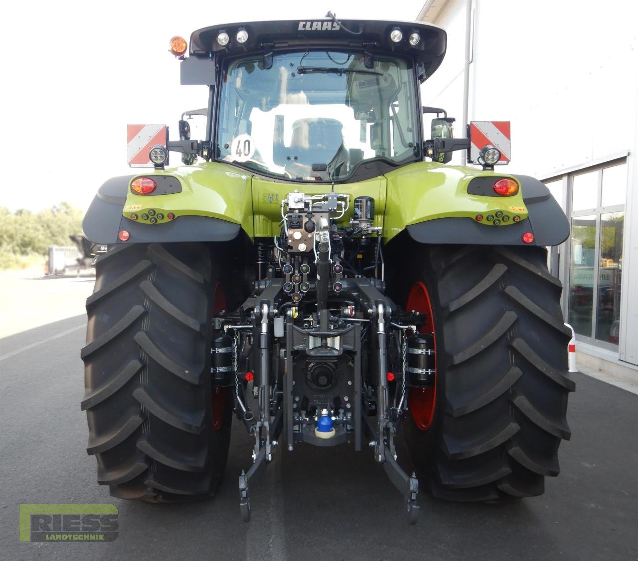 Traktor des Typs CLAAS AXION 800 CIS+ HEXASHIFT, Neumaschine in Homberg (Ohm) - Maulbach (Bild 3)