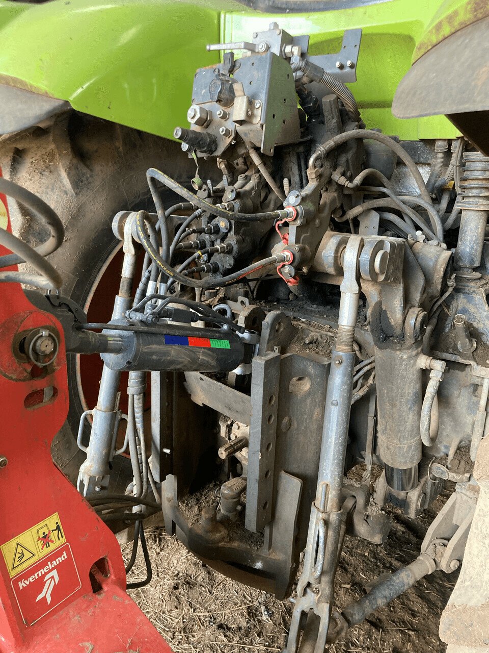 Traktor del tipo CLAAS AXION 800 CIS, Gebrauchtmaschine In PONTIVY (Immagine 6)