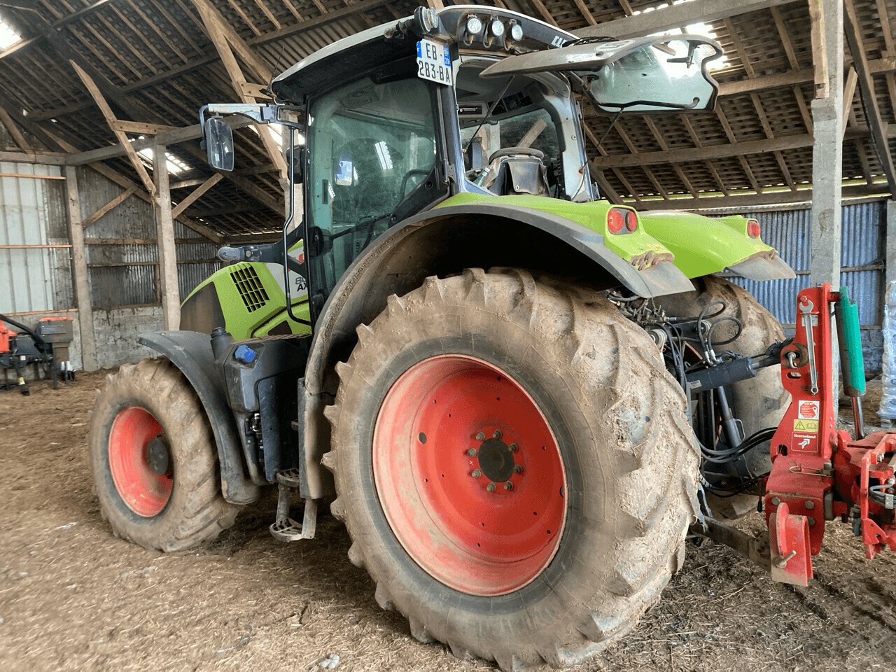 Traktor del tipo CLAAS AXION 800 CIS, Gebrauchtmaschine In PONTIVY (Immagine 5)