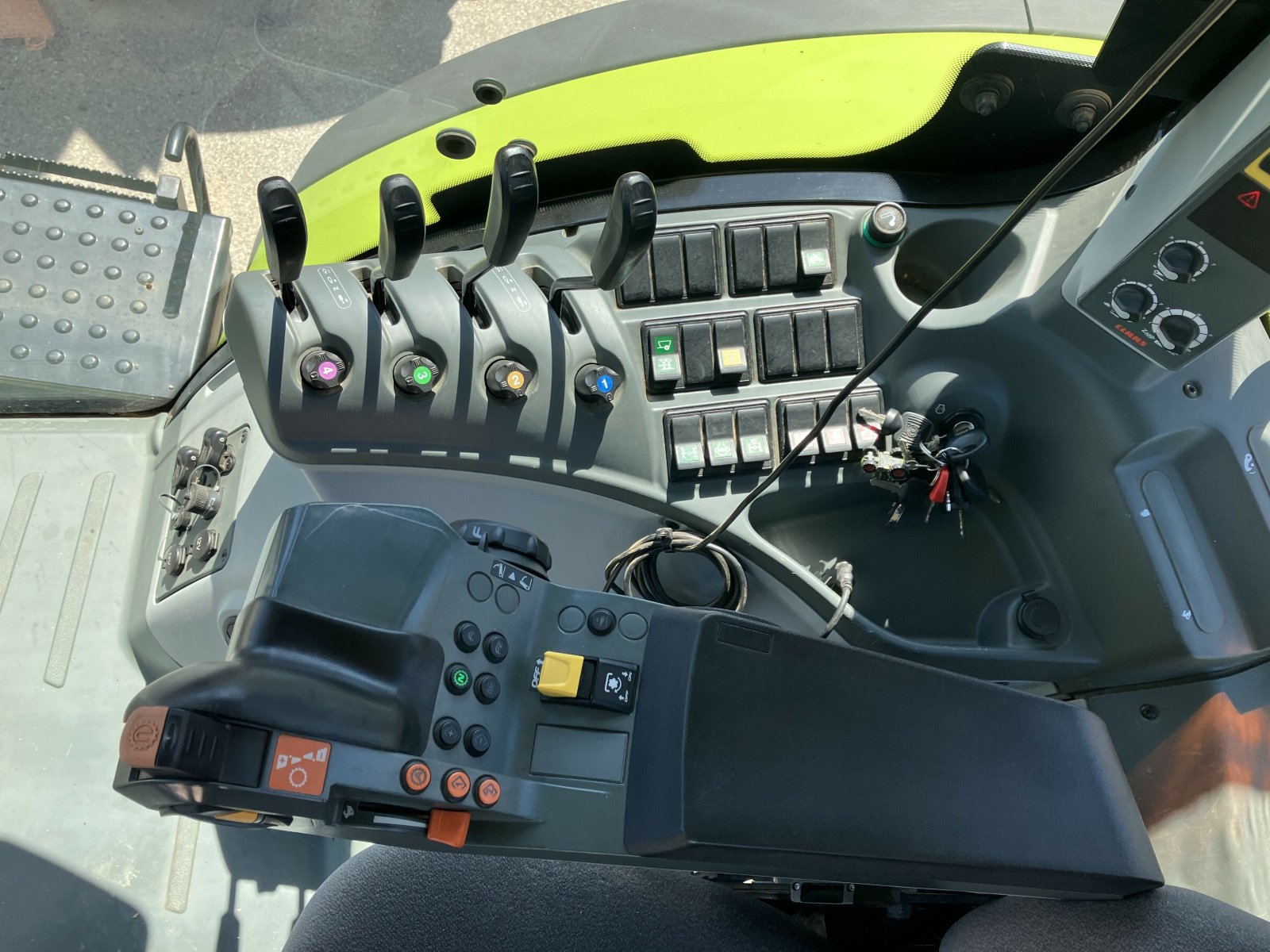 Traktor tip CLAAS AXION 800 CIS, Gebrauchtmaschine in VAROIS & CHAIGNOT (Poză 10)