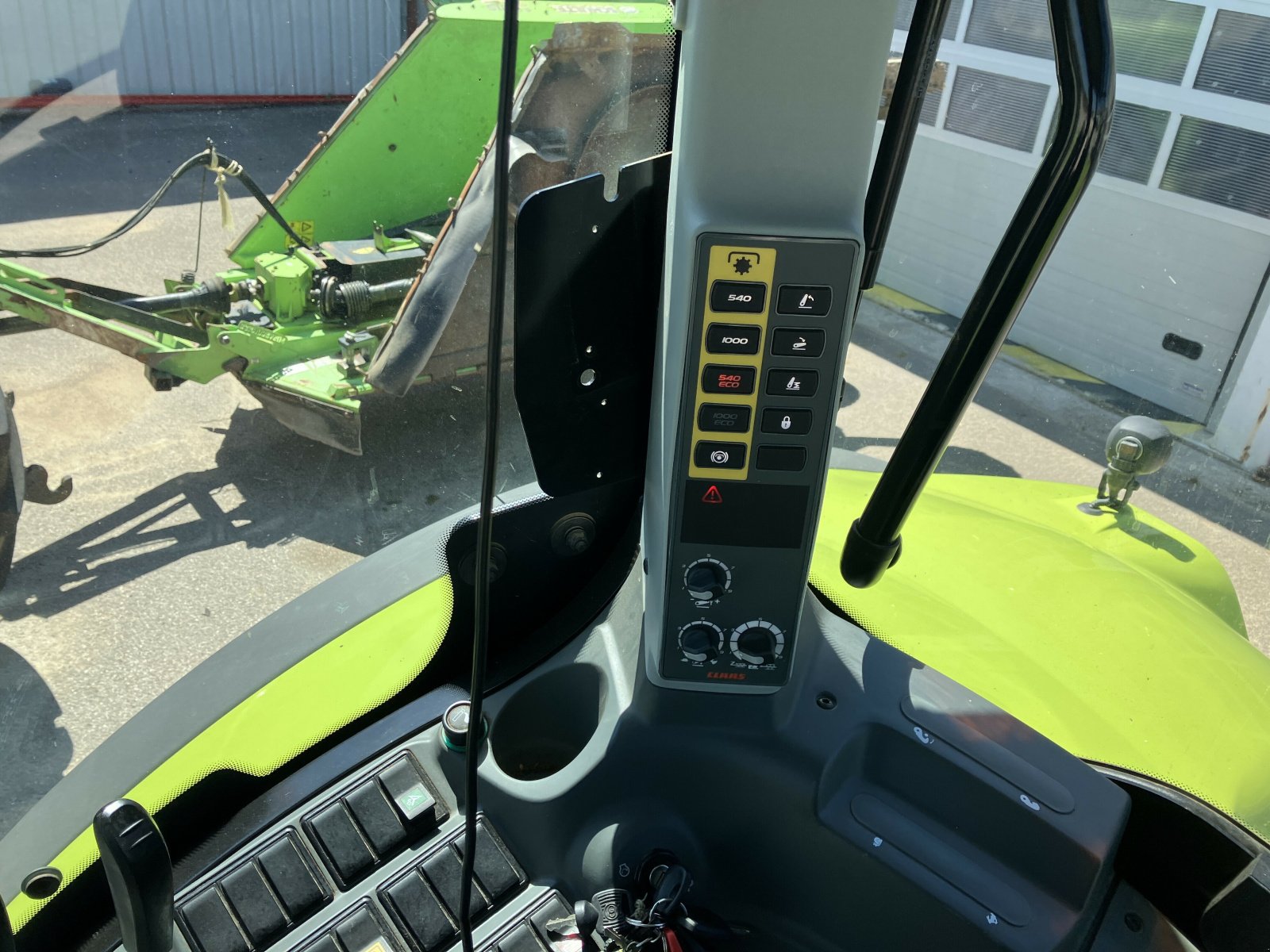 Traktor tip CLAAS AXION 800 CIS, Gebrauchtmaschine in VAROIS & CHAIGNOT (Poză 11)