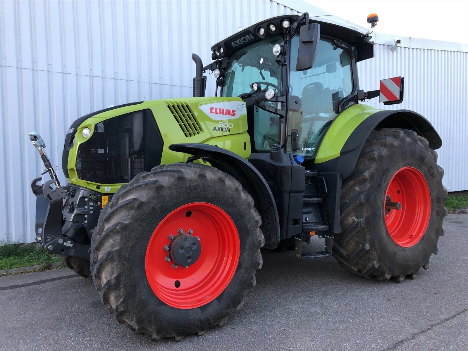 Traktor des Typs CLAAS AXION 800 CMATIC S5, Gebrauchtmaschine in CHEMINOT (Bild 1)