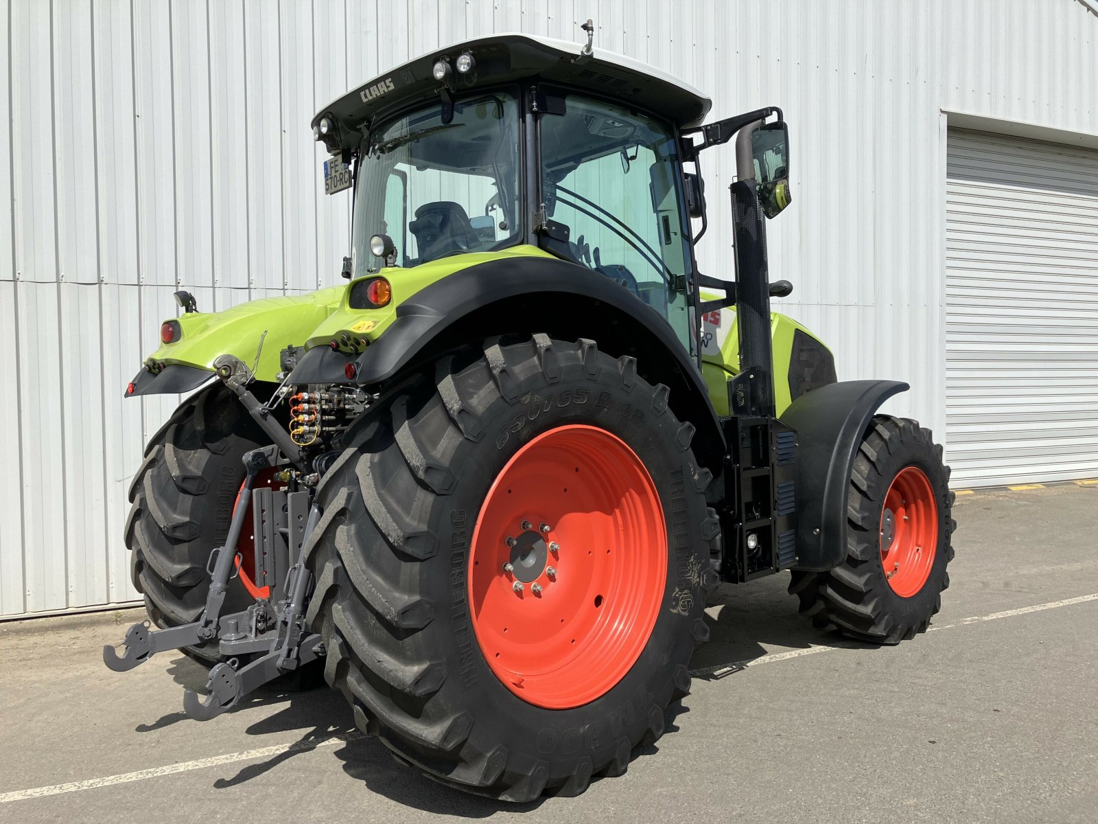 Traktor van het type CLAAS AXION 800 CONCEPT, Gebrauchtmaschine in PLOUIGNEAU (Foto 4)