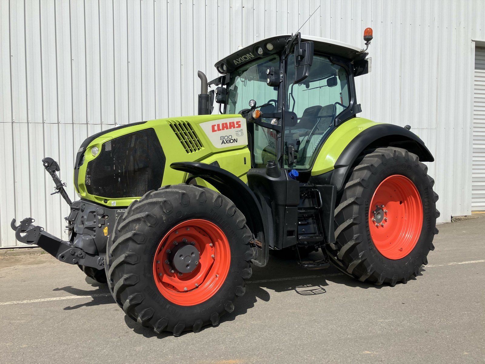 Traktor typu CLAAS AXION 800 CONCEPT, Gebrauchtmaschine w PLOUIGNEAU (Zdjęcie 1)