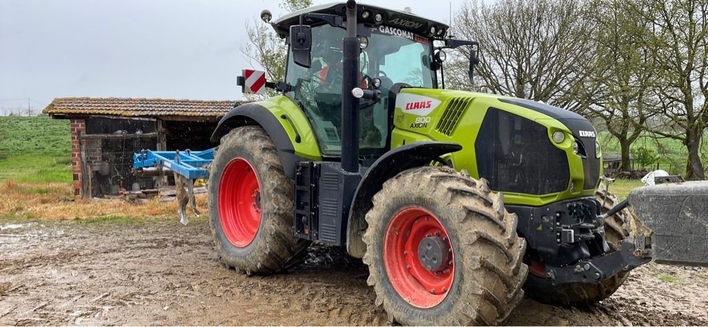 Traktor of the type CLAAS AXION 800 HEXASHIFT -, Gebrauchtmaschine in SAINT GAUDENS (Picture 1)