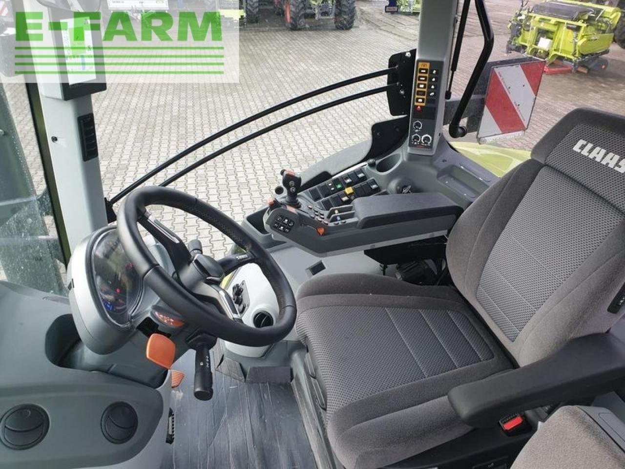 Traktor typu CLAAS axion 800 hexashift cis +, Gebrauchtmaschine w NEUENDORF AM SPECK (Zdjęcie 5)