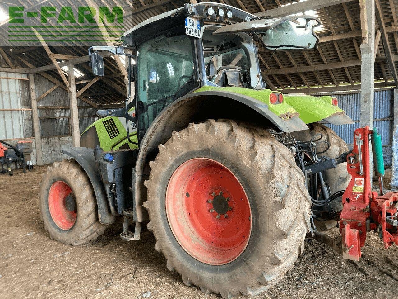 Traktor Türe ait CLAAS axion 800 t4f, Gebrauchtmaschine içinde PONTIVY (56 - MORBIHAN) (resim 5)