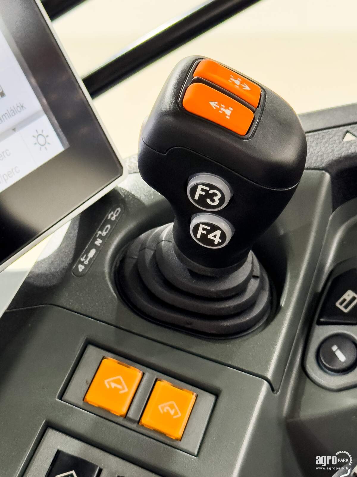 Traktor Türe ait CLAAS Axion 800, Gebrauchtmaschine içinde Csengele (resim 14)