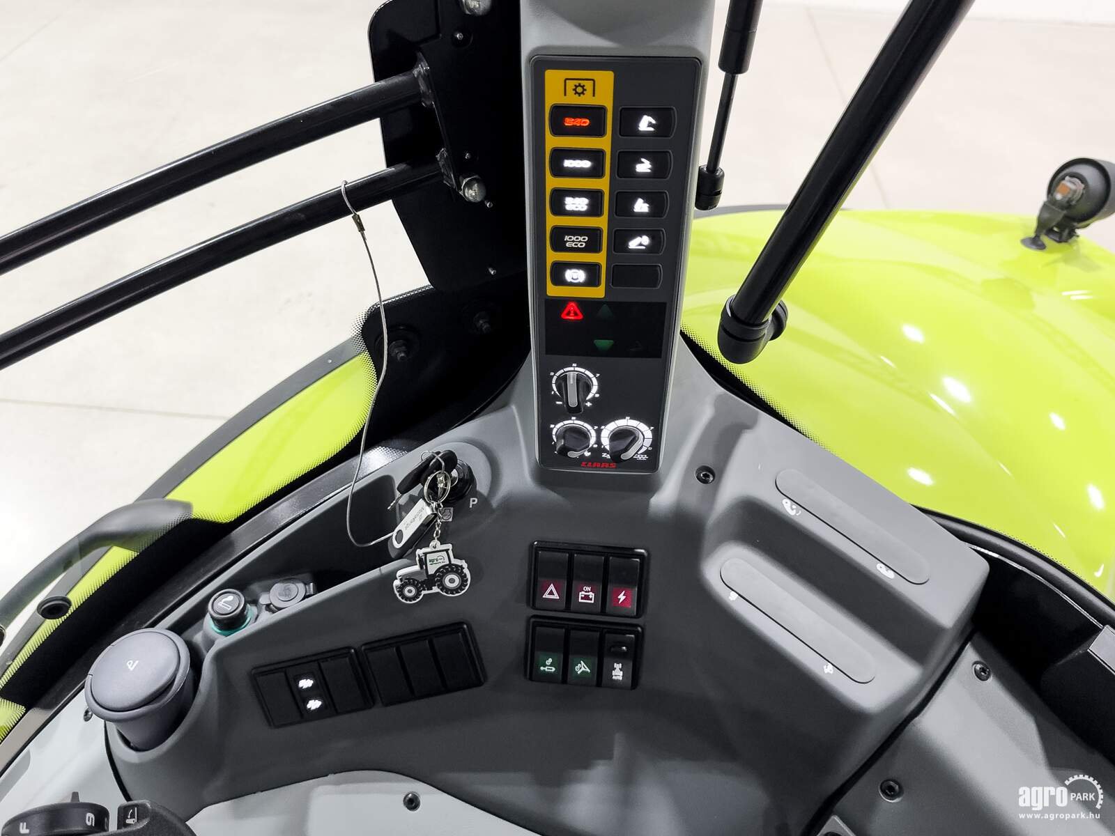 Traktor del tipo CLAAS Axion 800, Gebrauchtmaschine en Csengele (Imagen 19)