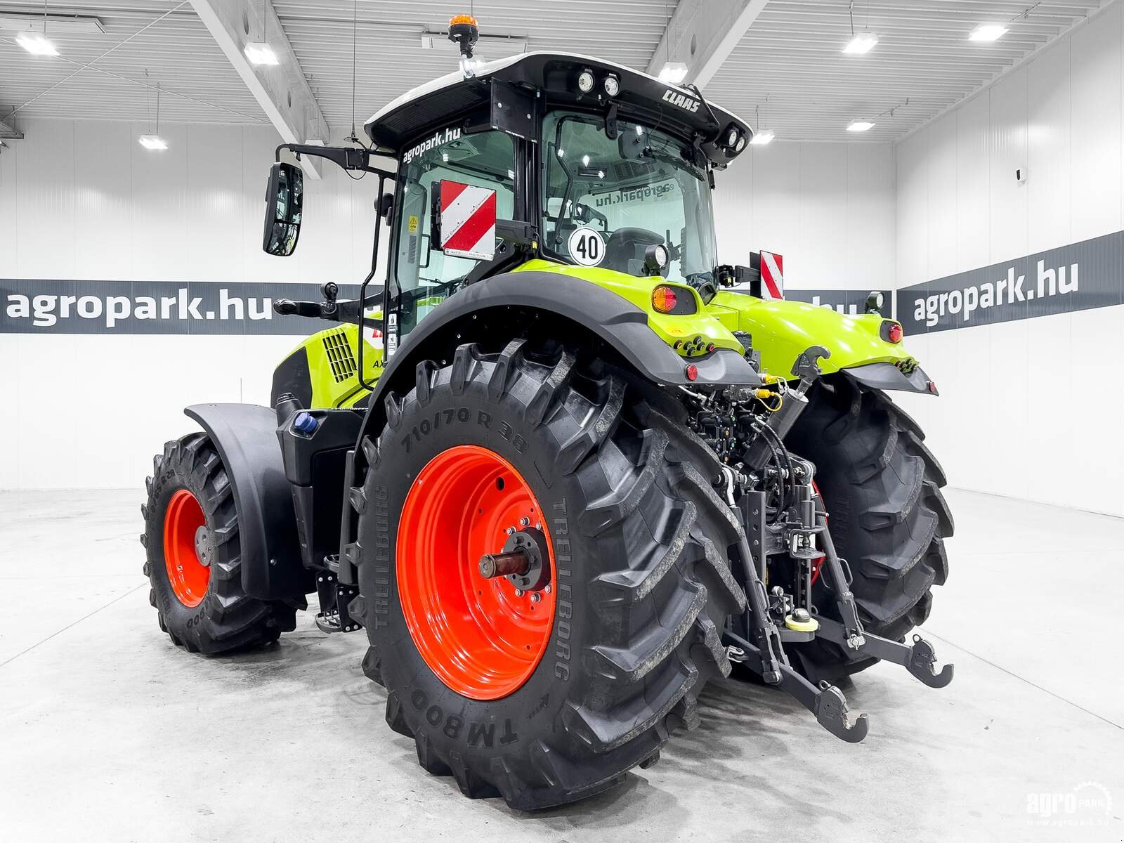 Traktor des Typs CLAAS Axion 800, Gebrauchtmaschine in Csengele (Bild 4)