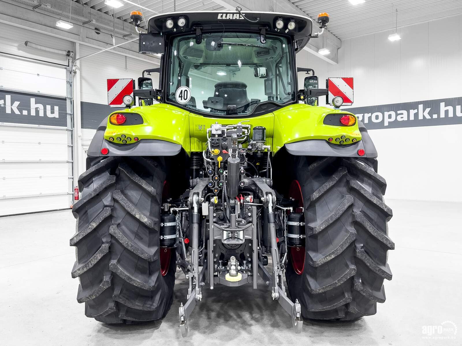 Traktor des Typs CLAAS Axion 800, Gebrauchtmaschine in Csengele (Bild 5)