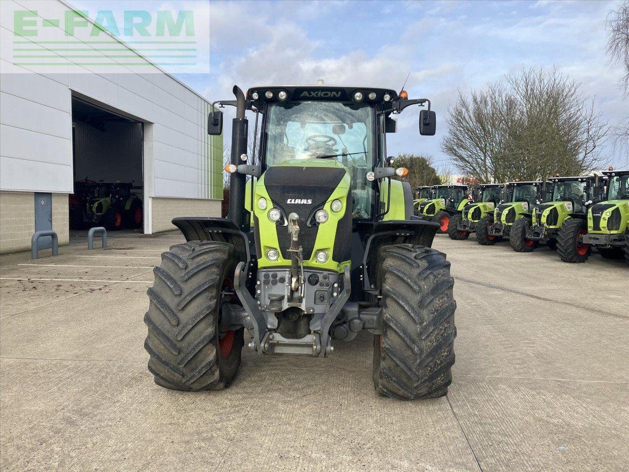 Traktor tip CLAAS AXION 800, Gebrauchtmaschine in SUFFOLK (Poză 2)