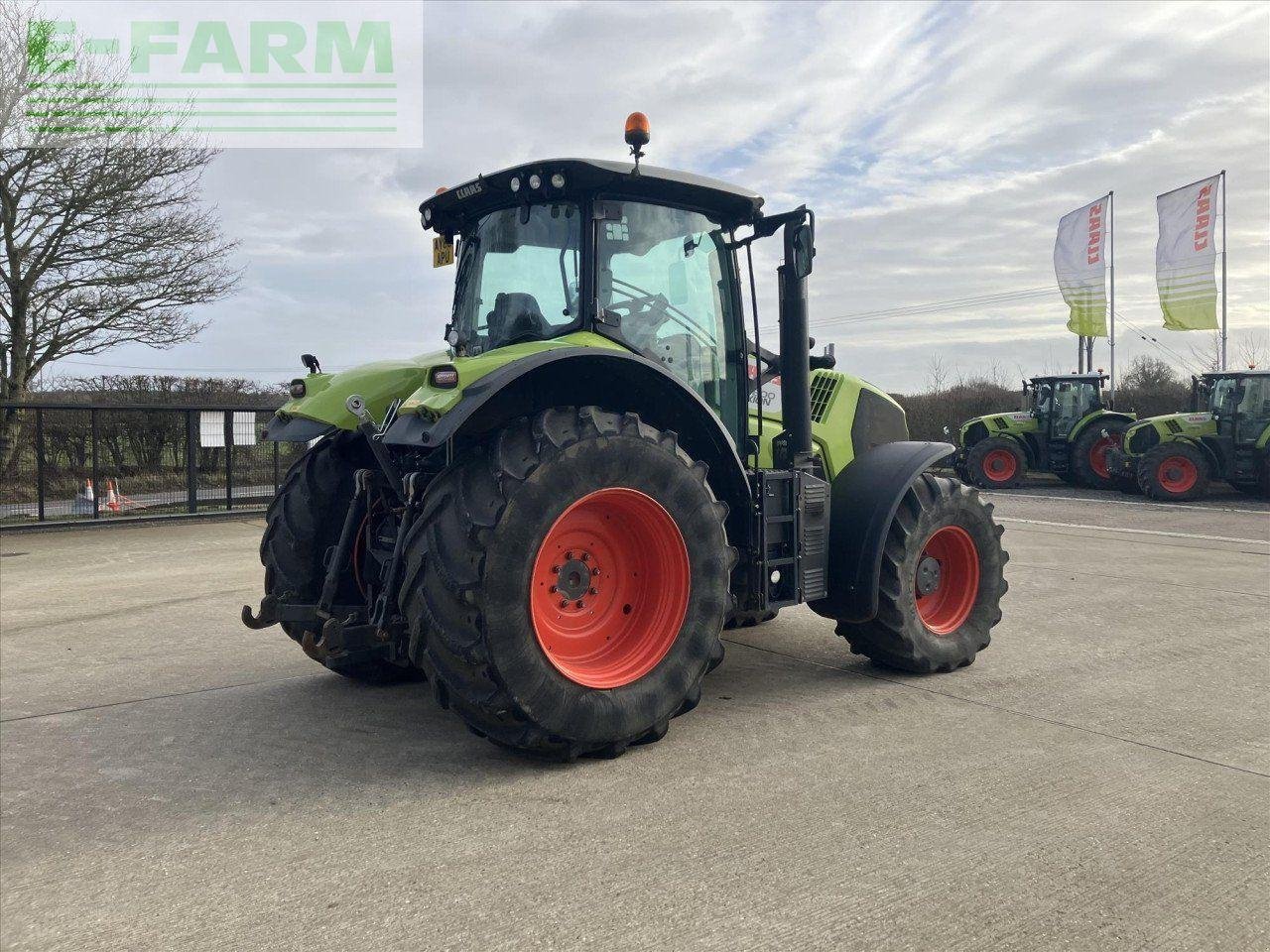 Traktor tip CLAAS AXION 800, Gebrauchtmaschine in SUFFOLK (Poză 5)