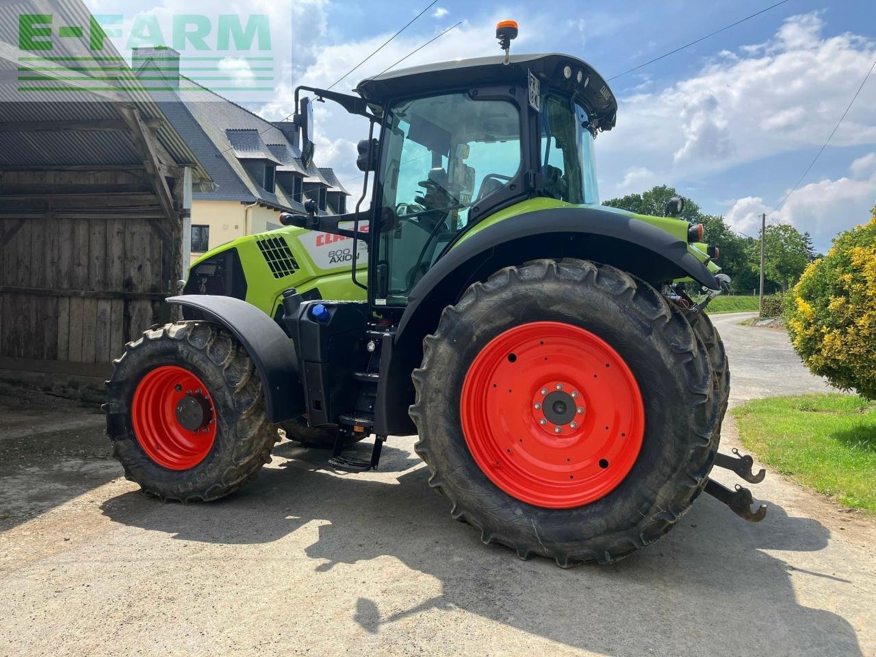 Traktor типа CLAAS axion 800, Gebrauchtmaschine в PONTIVY (56 - MORBIHAN) (Фотография 4)