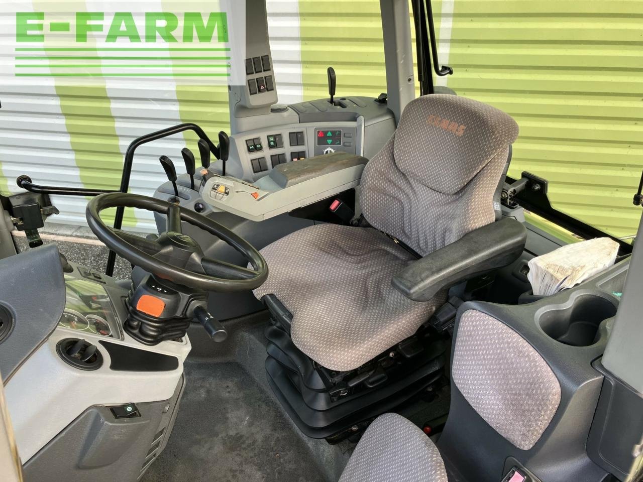 Traktor del tipo CLAAS axion 810 (a30/105), Gebrauchtmaschine In AILLAS (33 - GIRONDE) (Immagine 9)