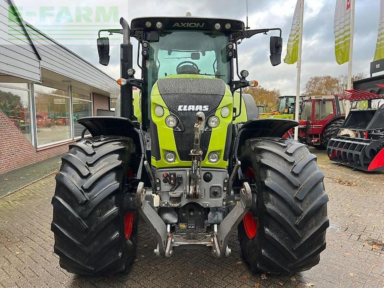 Traktor of the type CLAAS axion 810 c-matic CMATIC, Gebrauchtmaschine in ag BROEKLAND (Picture 9)