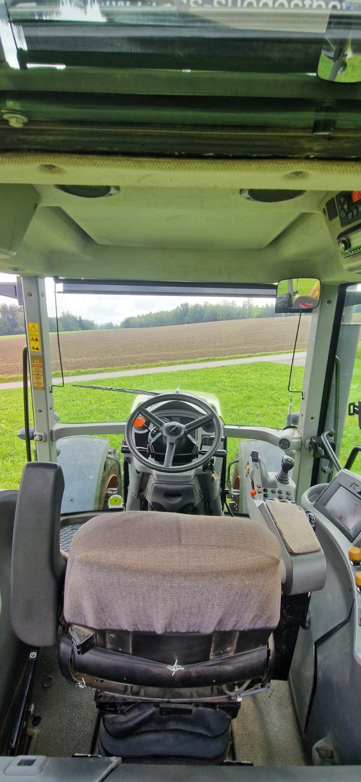 Traktor van het type CLAAS Axion 810 C-MATIC, Gebrauchtmaschine in Obing (Foto 7)