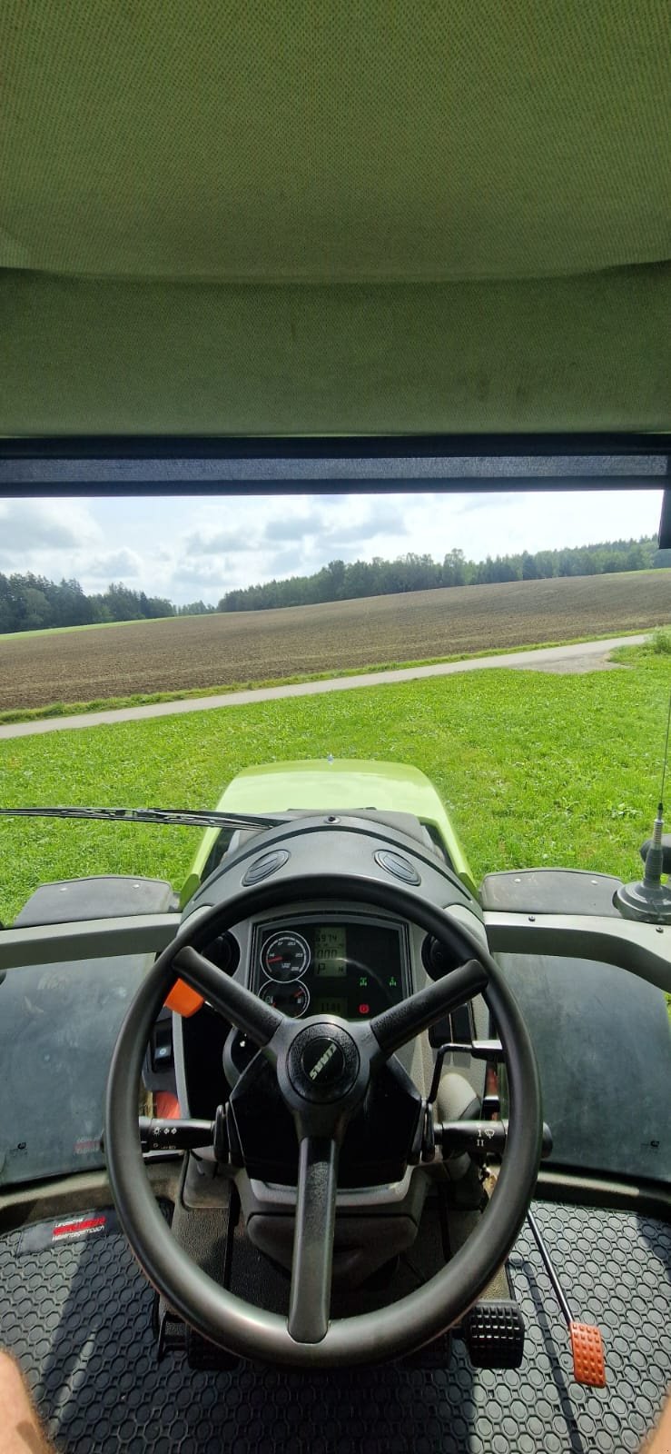 Traktor van het type CLAAS Axion 810 C-MATIC, Gebrauchtmaschine in Obing (Foto 8)