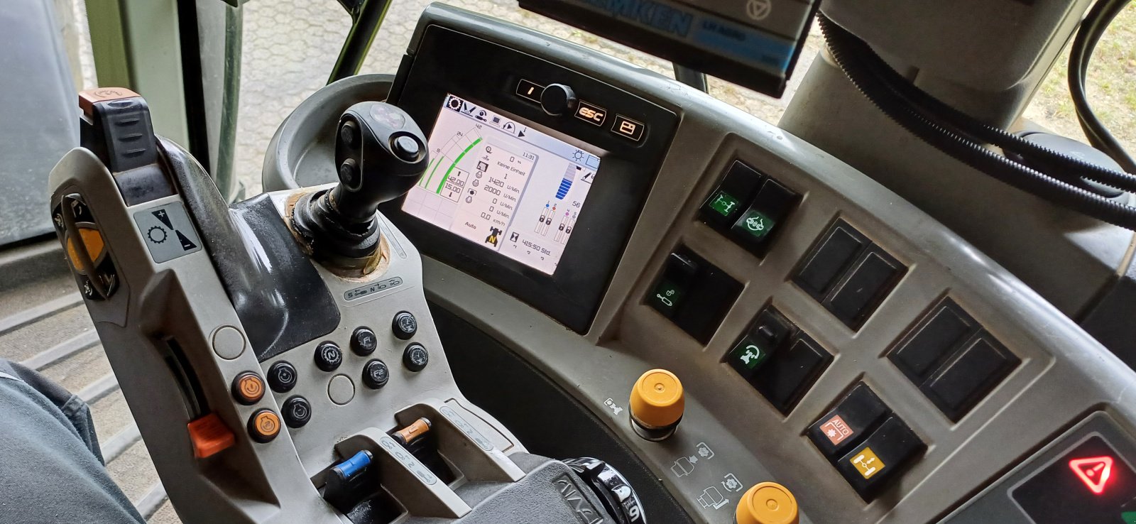 Traktor del tipo CLAAS Axion 810 C-MATIC, Gebrauchtmaschine en urspringen (Imagen 3)