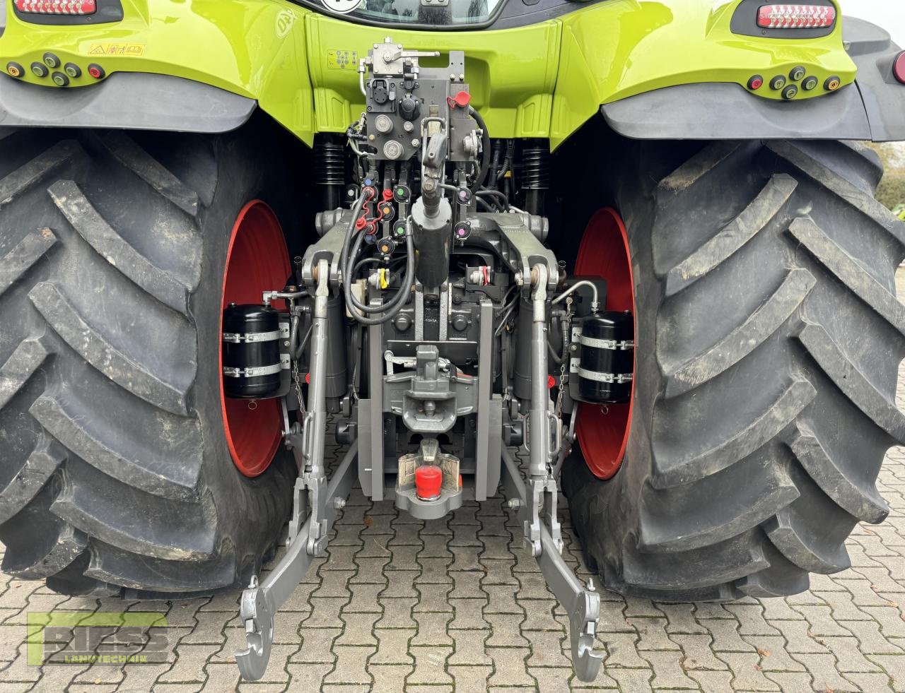 Traktor des Typs CLAAS AXION 810 CEBIS Cmatic 4f A41, Gebrauchtmaschine in Homberg (Ohm) - Maulbach (Bild 8)