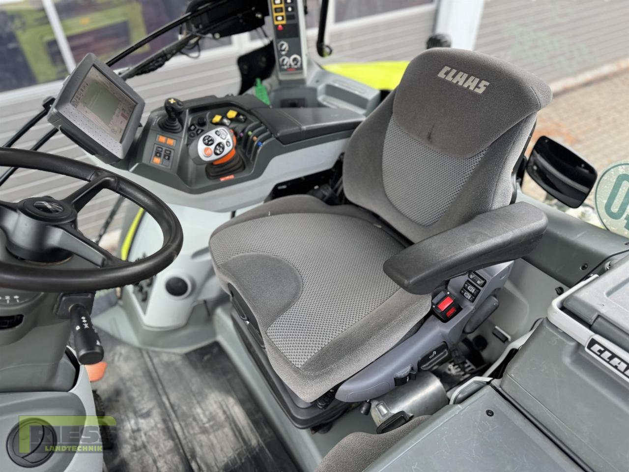 Traktor del tipo CLAAS AXION 810 CEBIS Cmatic 4f A41, Gebrauchtmaschine In Homberg (Ohm) - Maulbach (Immagine 9)