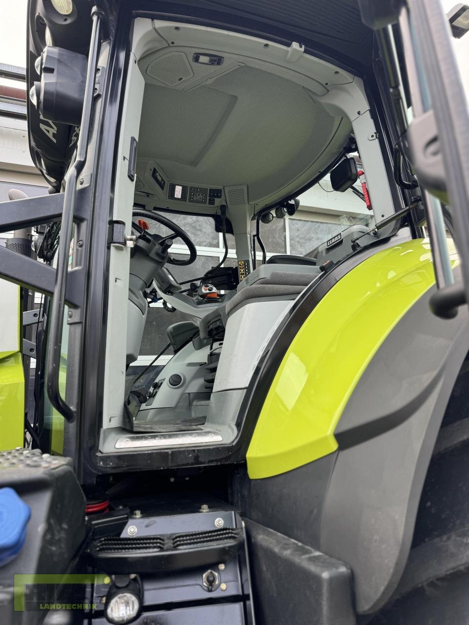 Traktor del tipo CLAAS AXION 810 CEBIS Cmatic 4f A41, Gebrauchtmaschine In Homberg (Ohm) - Maulbach (Immagine 24)