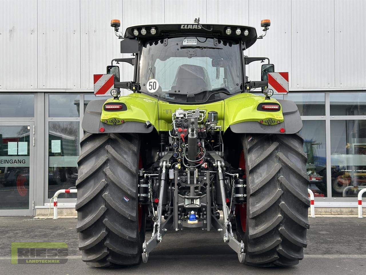 Traktor от тип CLAAS AXION 810 CEBIS Cmatic, Neumaschine в Homberg (Ohm) - Maulbach (Снимка 3)