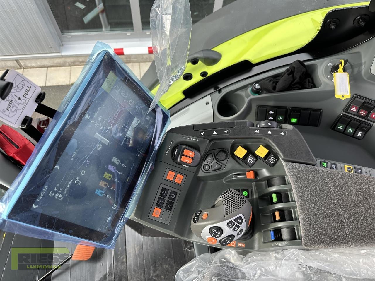 Traktor typu CLAAS AXION 810 CEBIS Cmatic, Neumaschine w Homberg (Ohm) - Maulbach (Zdjęcie 5)