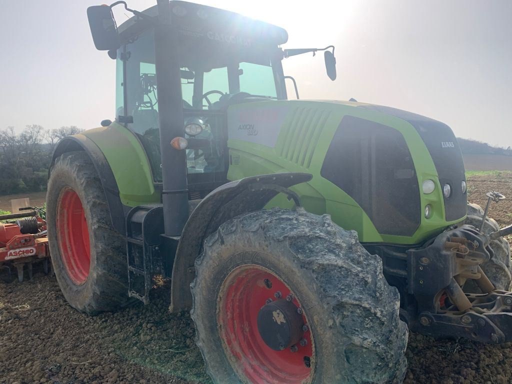 Traktor типа CLAAS AXION 810 CEBIS T3, Gebrauchtmaschine в Aubiet (Фотография 2)