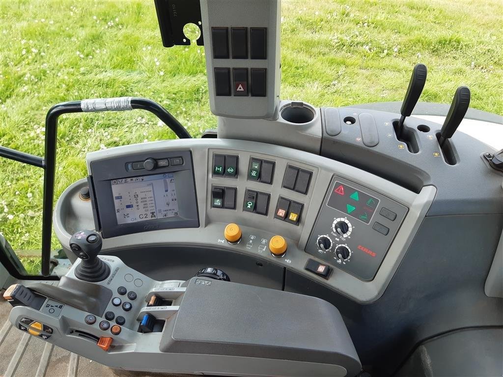 Traktor типа CLAAS Axion 810 Cebis, Gebrauchtmaschine в Grimma (Фотография 11)