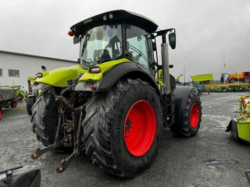 Traktor des Typs CLAAS AXION 810 CEBIS, Gebrauchtmaschine in Hollfeld (Bild 3)