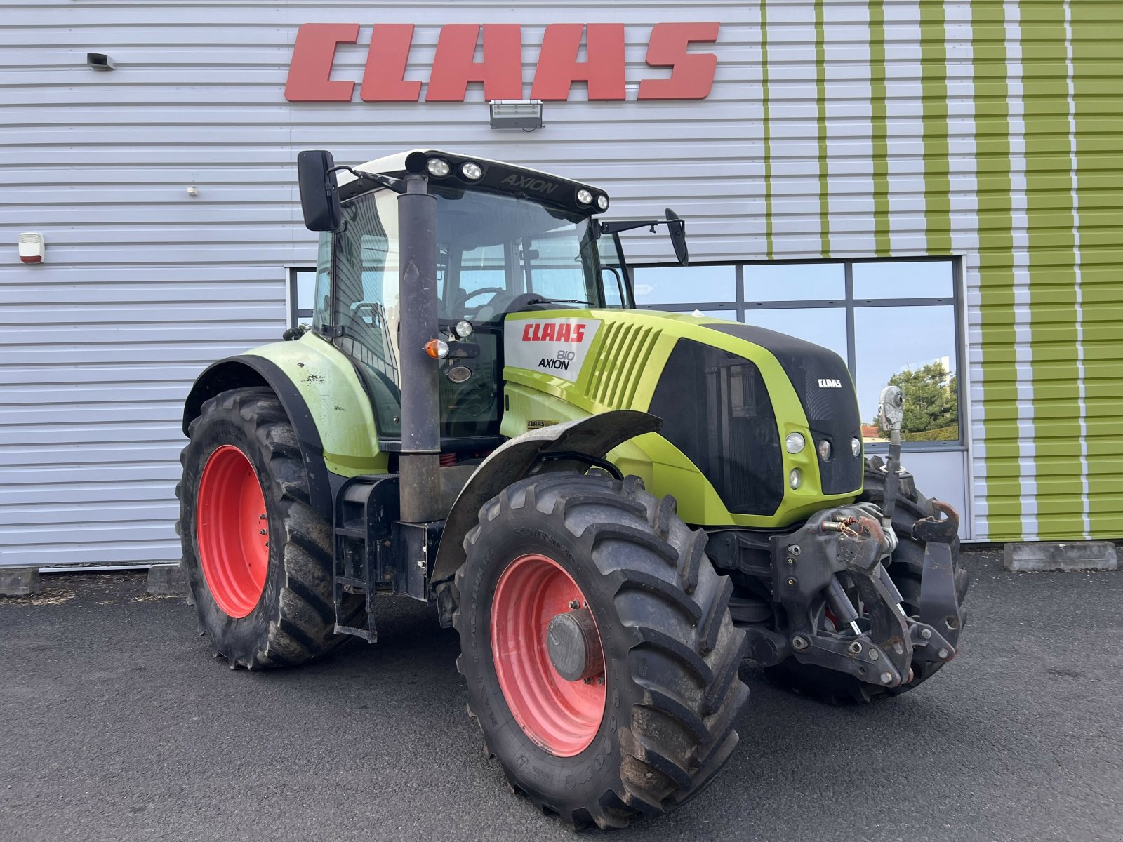 Traktor of the type CLAAS AXION 810 CIS INTENSIVE, Gebrauchtmaschine in Gannat (Picture 1)