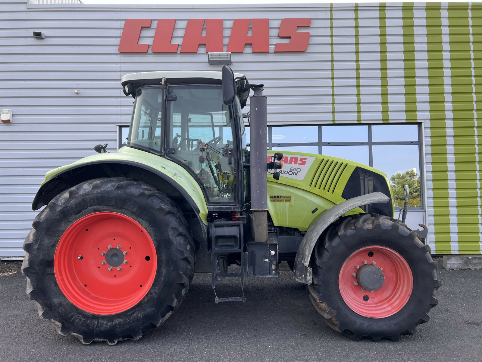 Traktor des Typs CLAAS AXION 810 CIS INTENSIVE, Gebrauchtmaschine in Gannat (Bild 2)