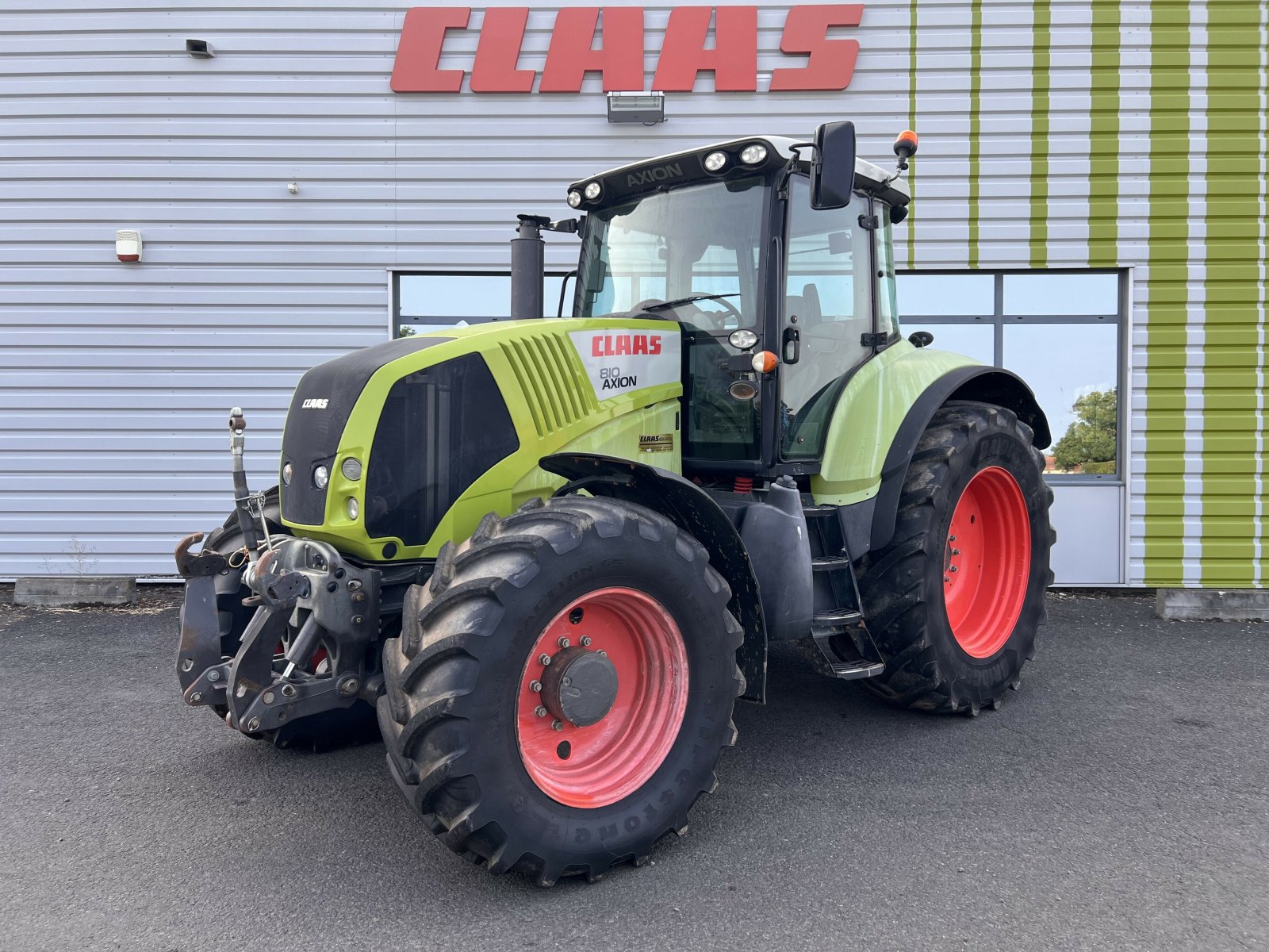 Traktor du type CLAAS AXION 810 CIS INTENSIVE, Gebrauchtmaschine en Gannat (Photo 8)