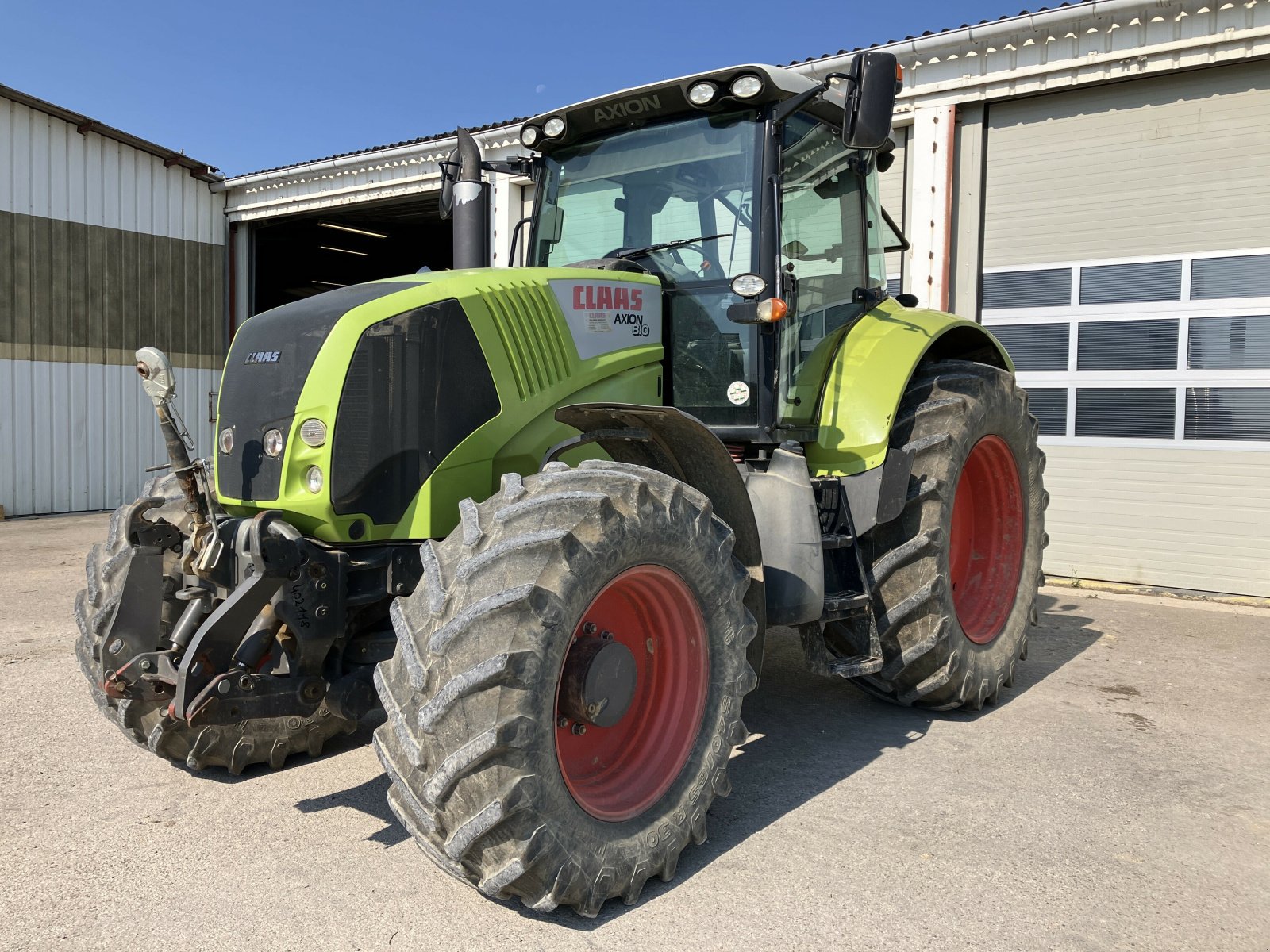 Traktor типа CLAAS AXION 810 CIS INTENSIVE, Gebrauchtmaschine в NOGENT (Фотография 1)