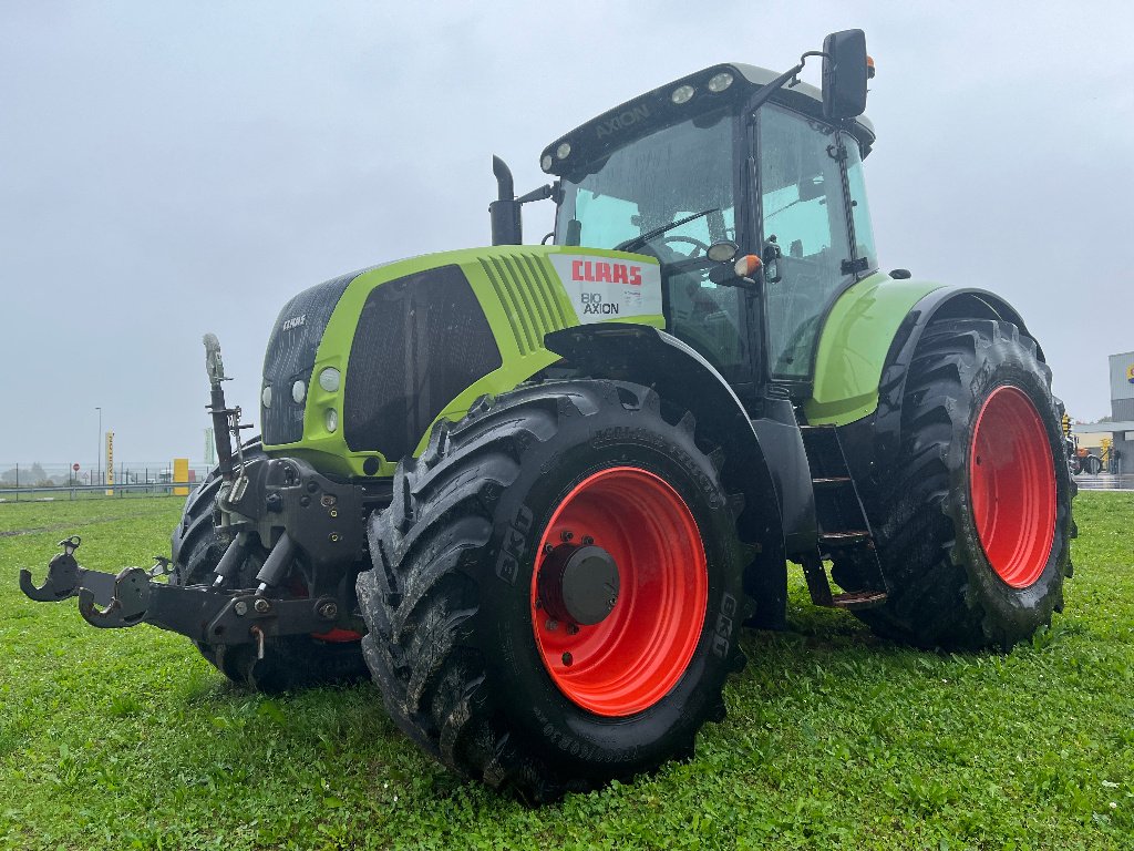 Traktor от тип CLAAS AXION 810 CIS, Gebrauchtmaschine в VERT TOULON (Снимка 1)