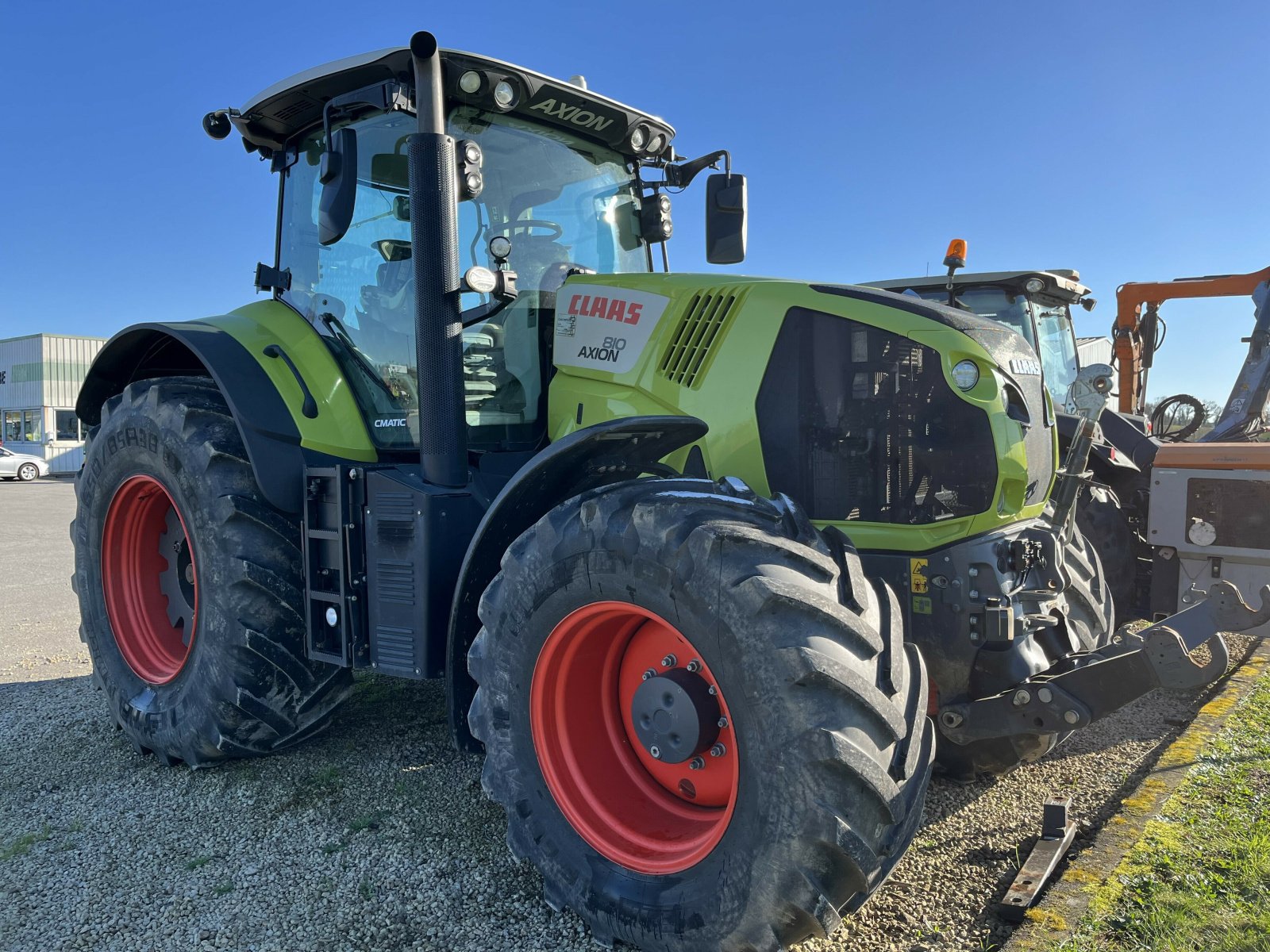 Traktor типа CLAAS AXION 810 CMATIC BUSINESS, Gebrauchtmaschine в PONTIVY (Фотография 1)