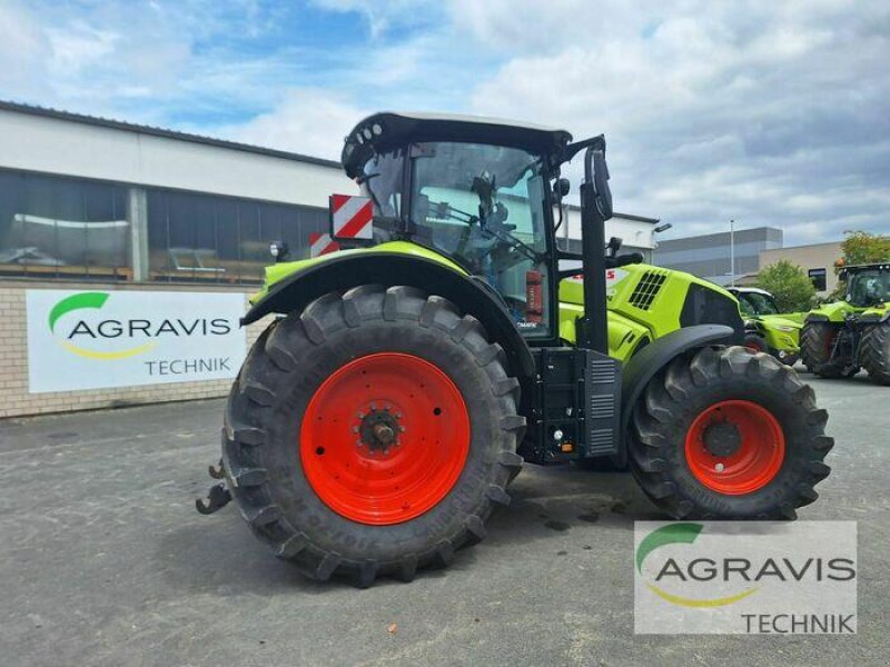 Traktor van het type CLAAS AXION 810 CMATIC CEBIS, Neumaschine in Warburg (Foto 4)