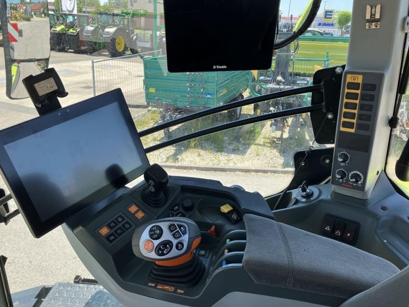 Traktor del tipo CLAAS AXION 810 CMATIC CEBIS, Gebrauchtmaschine en Schwandorf (Imagen 22)