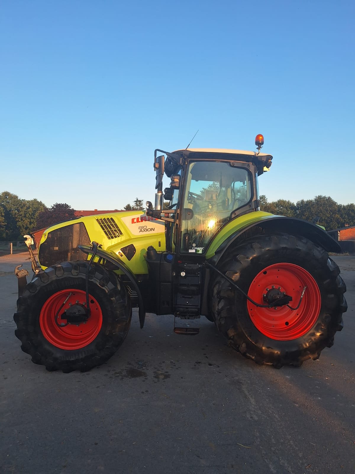 Traktor des Typs CLAAS Axion 810 CMATIC CEBIS, Gebrauchtmaschine in Südlohn (Bild 1)