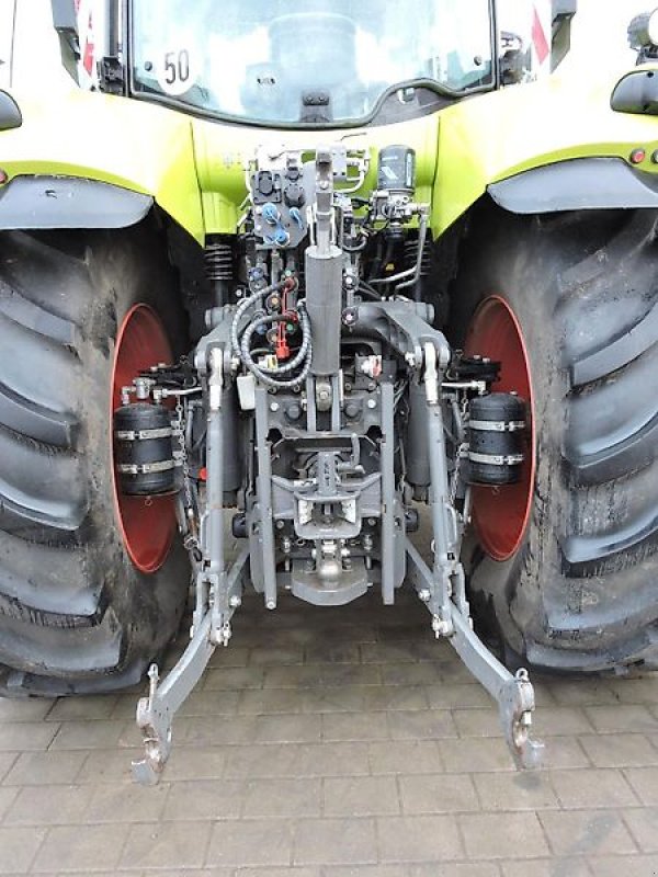 Traktor of the type CLAAS Axion 810 CMATIC Cis, Vorführmaschine in Eppingen (Picture 3)